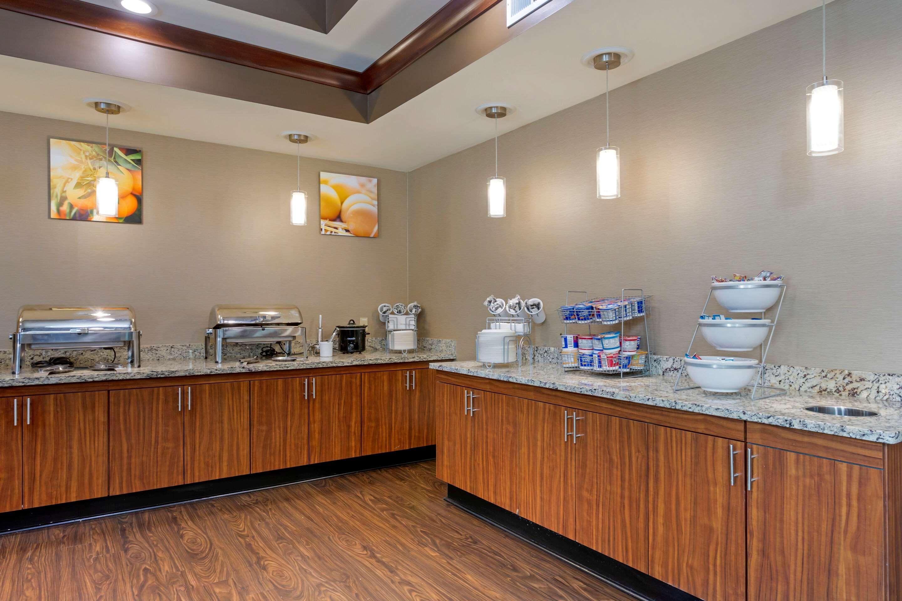 Comfort Suites Little Rock West Eksteriør billede